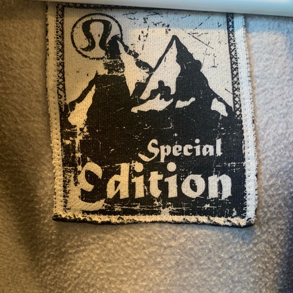 Lululemon, special edition, women’s size 6 scuba hoodie - Picture 3 of 8